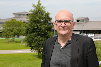 As a scientist, researcher and professor, Professor Hans Nauwynck is connected to Ghent University in Belgium. Photo: Atelier68 As a scientist, researcher and professor, Professor Hans Nauwynck is connected to Ghent University in Belgium. Photo: Atelier68