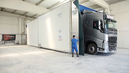 DrySist pumps hot air into the container of a truck until the air reaches 75°C. It remains at that temperature for 15 minutes. - Photo: OPP Group DrySist pumps hot air into the container of a truck until the air reaches 75°C. It remains at that temperature for 15 minutes. - Photo: OPP Group