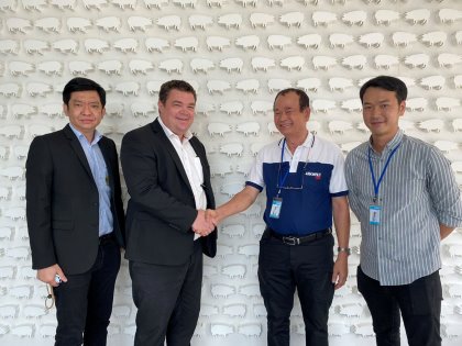 R to L: Mr Suphanut Jiebna Operations Director of Amco Group, Dr Sermsak Jiebna Owner of Amco Group, Mr Rasmus Ellefsen SKOV Managing Director Asia, Mr Natthanasit Khambanlue, Head of SKOV Sales Thailand. R to L: Mr Suphanut Jiebna Operations Director of Amco Group, Dr Sermsak Jiebna Owner of Amco Group, Mr Rasmus Ellefsen SKOV Managing Director Asia, Mr Natthanasit Khambanlue, Head of SKOV Sales Thailand.