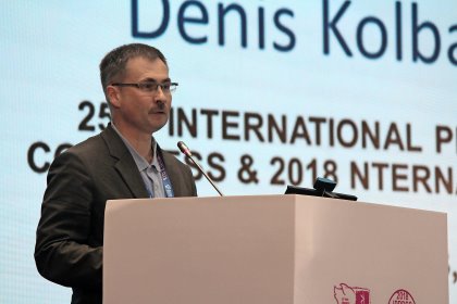 Prof Denis Kolbasov, Federal Research Center for Virology and Microbiology, Pokrov, Russia speaking at the IPVS Congress. Photo: Vincent ter Beek Prof Denis Kolbasov, Federal Research Center for Virology and Microbiology, Pokrov, Russia speaking at the IPVS Congress. Photo: Vincent ter Beek