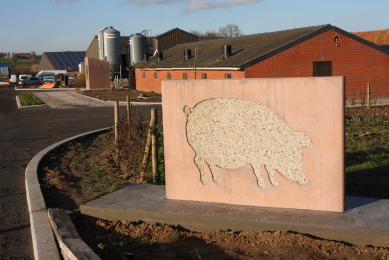 Beel Family Farm is located near the town of Wortegem-Petegem, about 35 km South West of Ghent, Belgium.