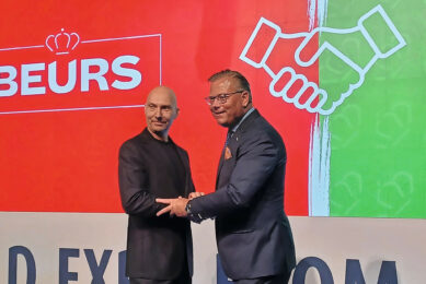Ronald van der Vorst, Foodbytes (left) and Jeroen van Hooff, CEO of Jaarbeurs, during the announcement of the acquisition at VIV Europe 2026. Photo: Vincent ter Beek